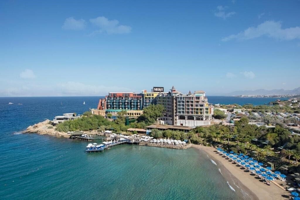 Территория Merit Crystal Cove Hotel & Casino 4*