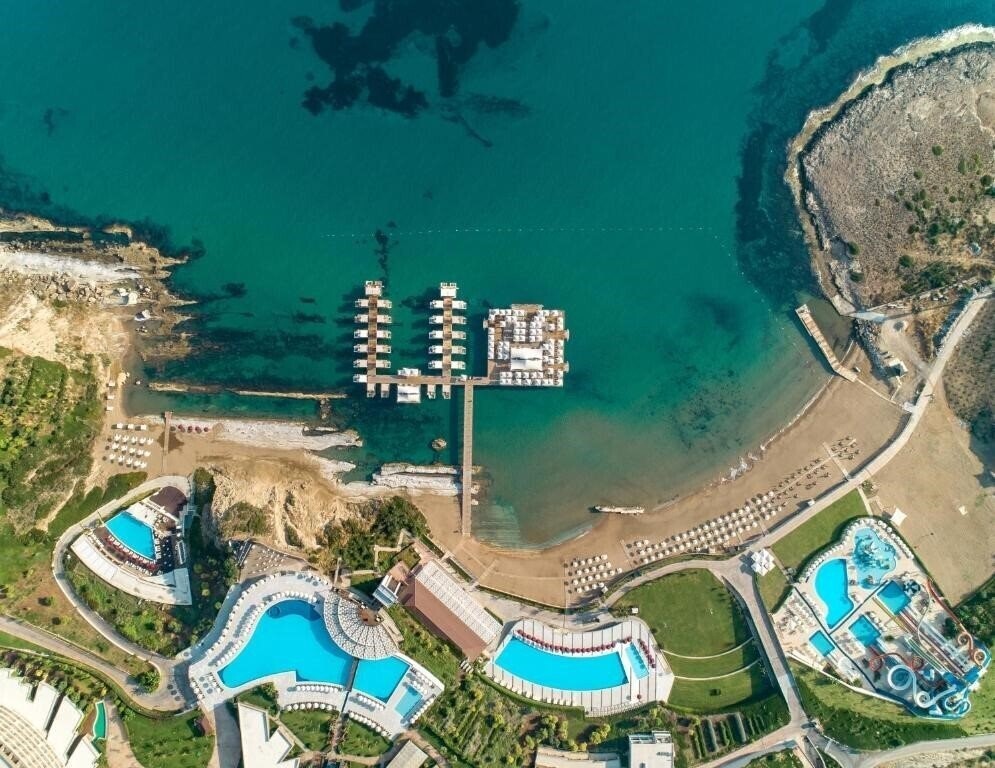 Територія Elexus Resort & SPA 4*