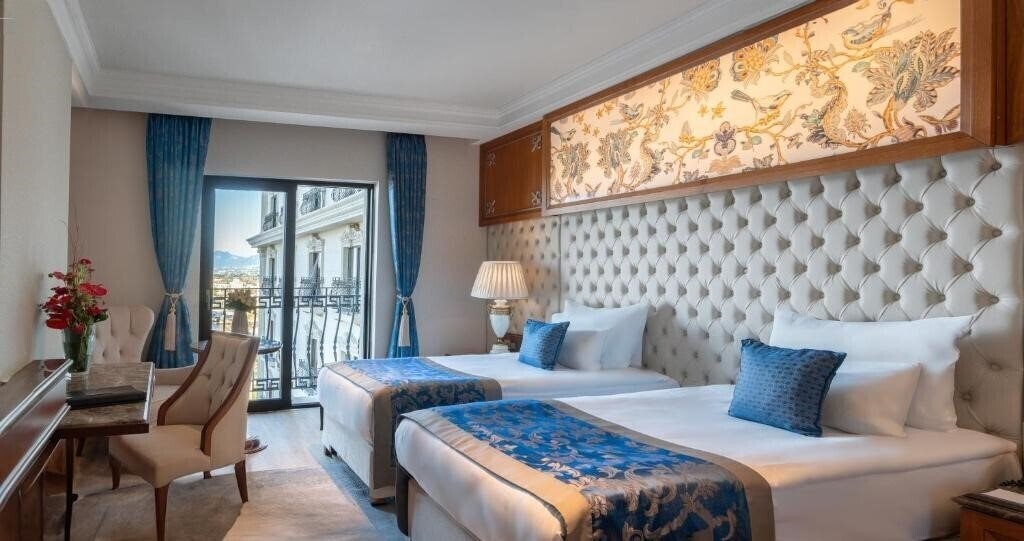 Готель Lord'S Palace Hotel 5*