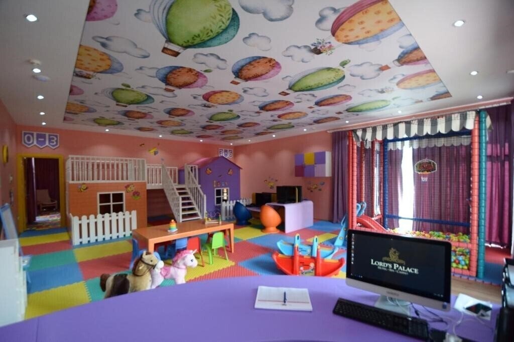 Панорама Lord'S Palace Hotel 5*