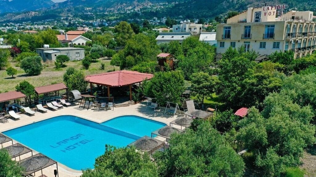 Отель Lapida Garden Hotel 3*