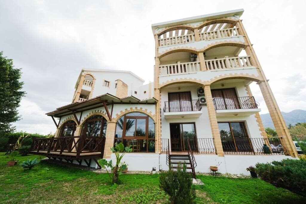 Отель Topset 3*