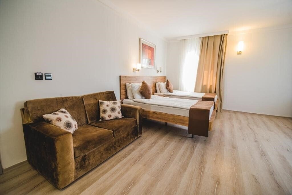 Панорама Uptown Buyuk Anadolu Girne 3*
