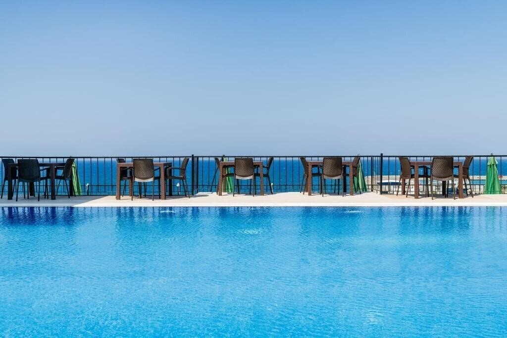 Готель Olivia Palm Hotel 3*