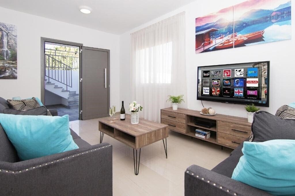 Вид Villa Eden By Amy Villas 3*