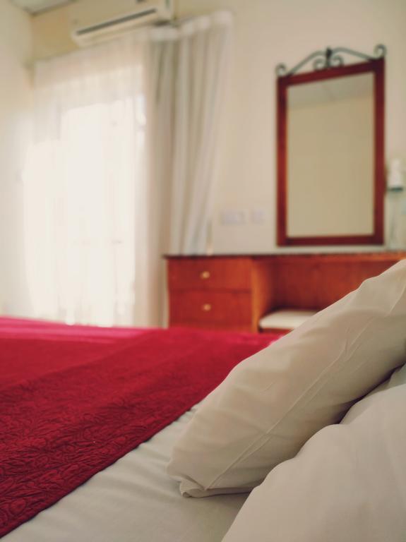 Вид Mackenzie Beach Hotel 3*