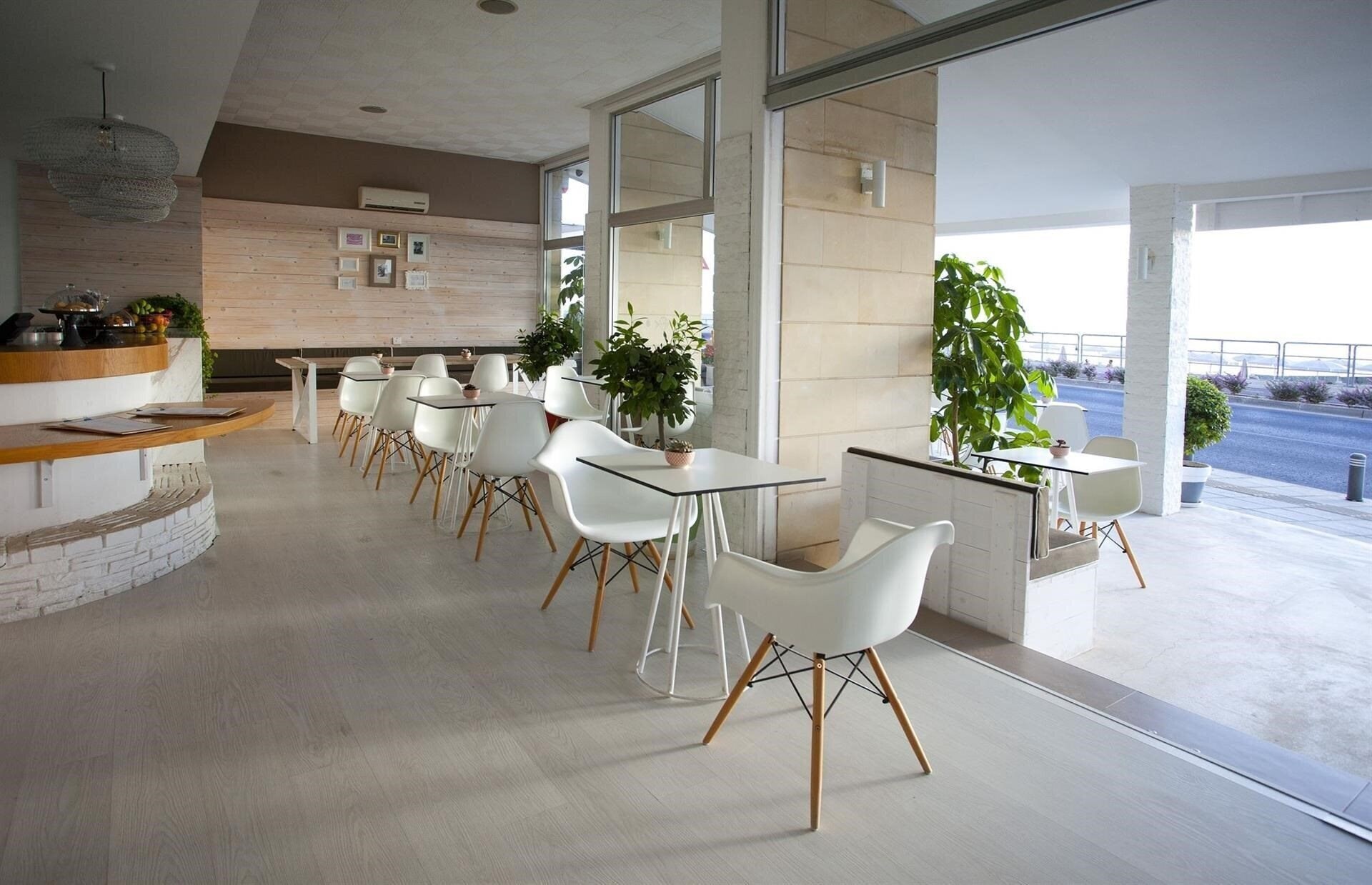 Апартаменты Constantiana Beach Hotel Apartments апартаменты