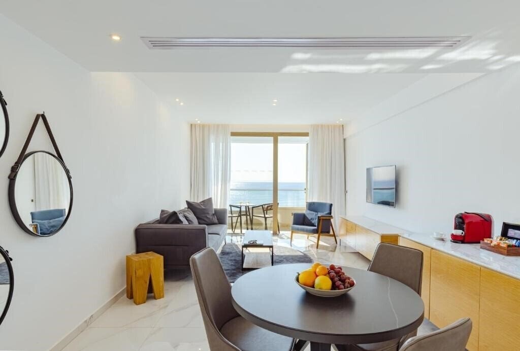 Зображення Golden Bay Beach Hotel 5*