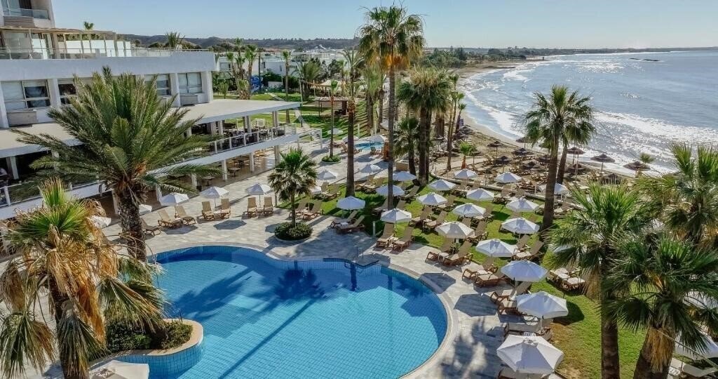 Вид Golden Bay Beach Hotel 5*