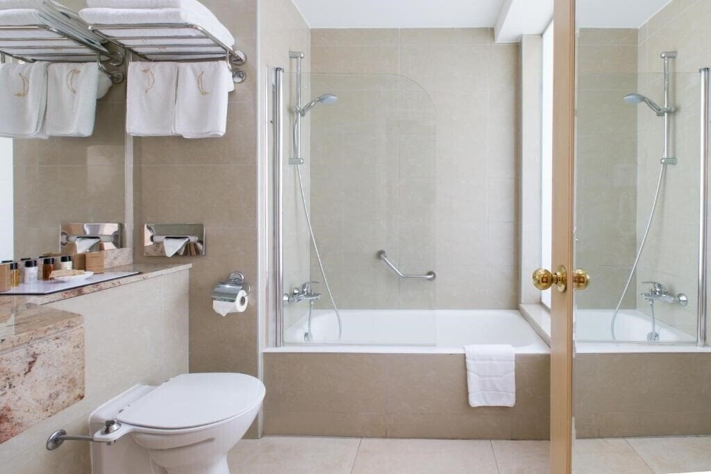 Панорама Golden Bay Beach Hotel 5*