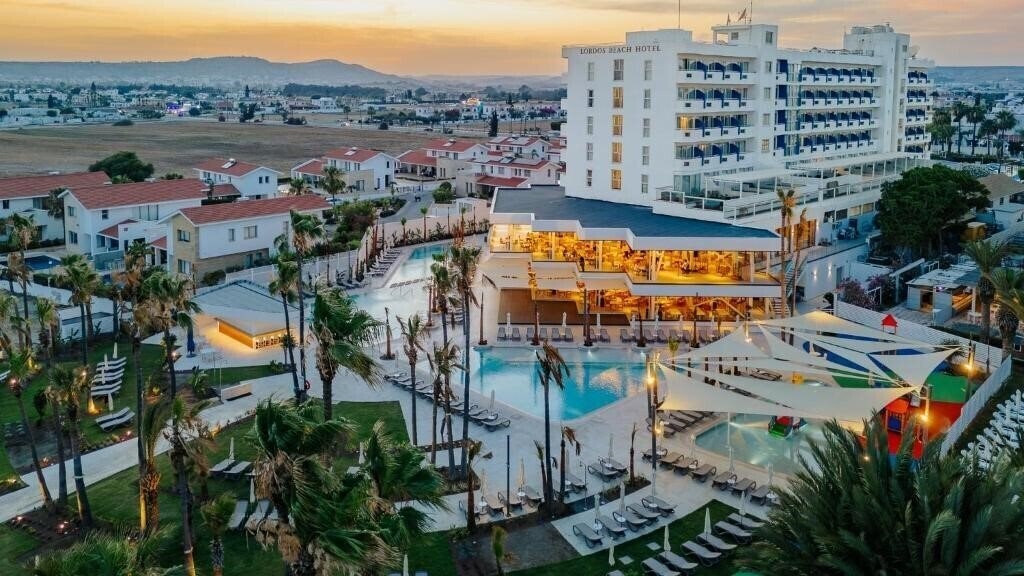 Отель Lordos Beach Hotel 4*