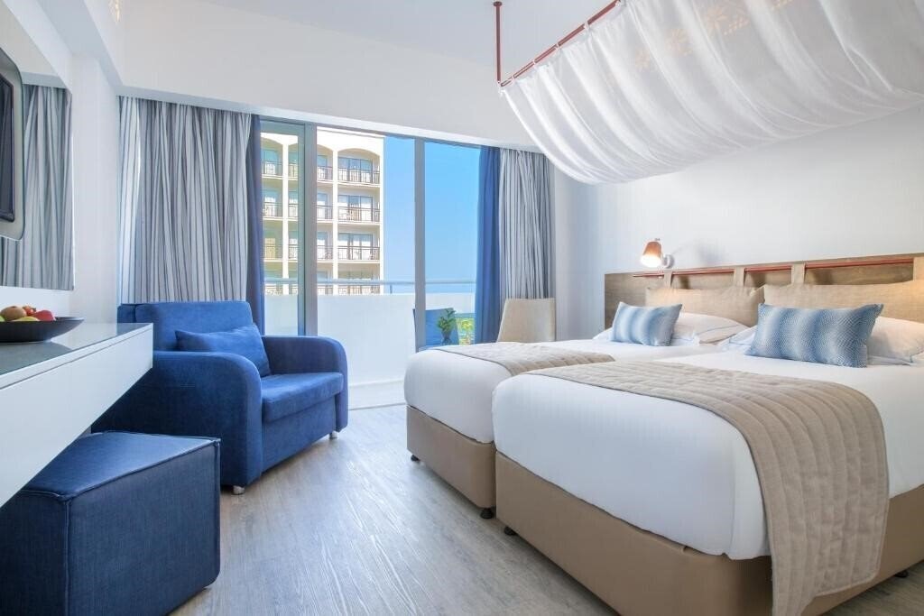 Апартаменты Lordos Beach Hotel 4*