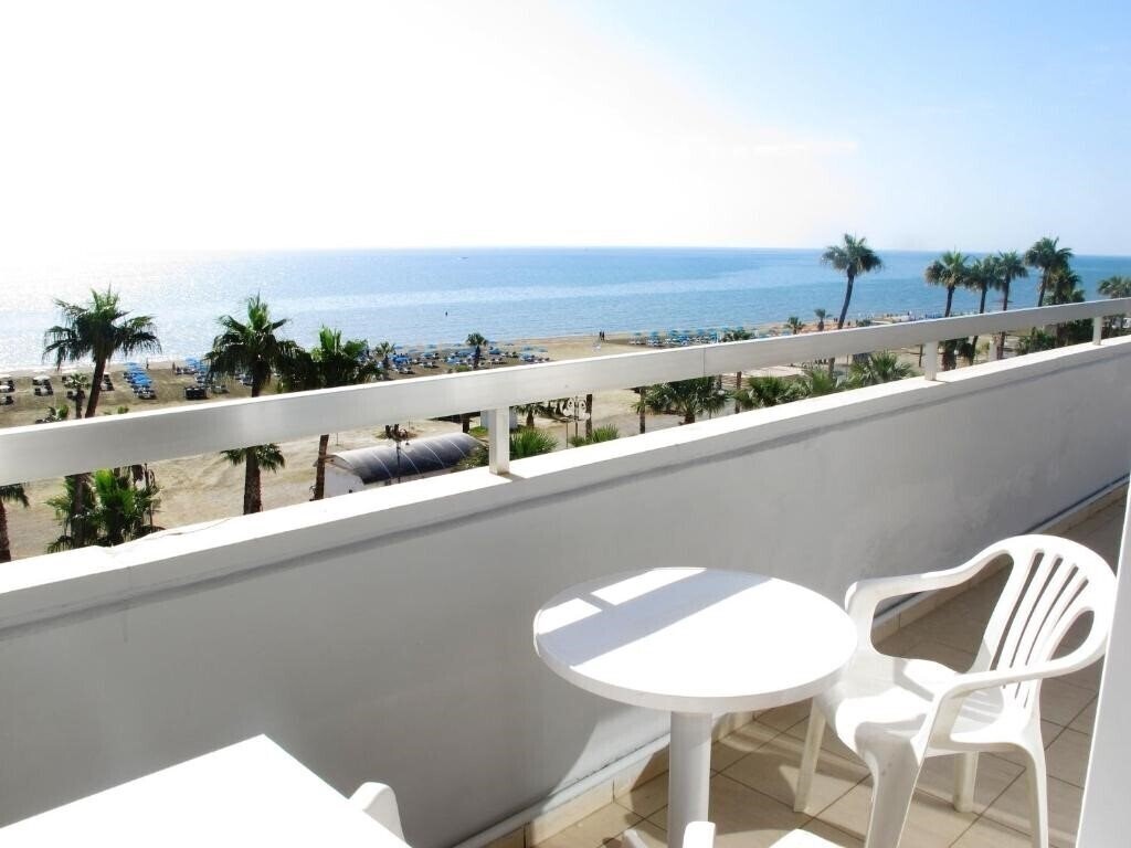 Вид Sun Hall Beach Hotel Apartments 4*