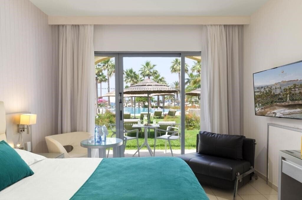 Фото St. George Hotel & Spa Golf Beach Resort 4*