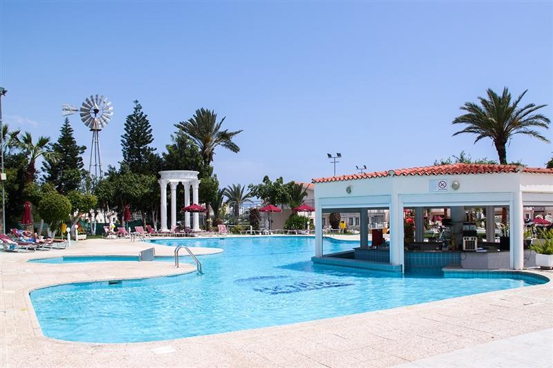 Територія Crown Henipa Hotel 3*