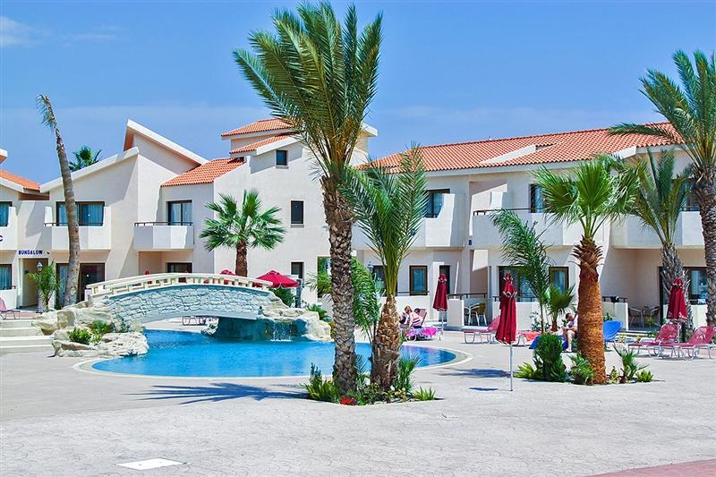 Апартаменти Crown Henipa Hotel 3*