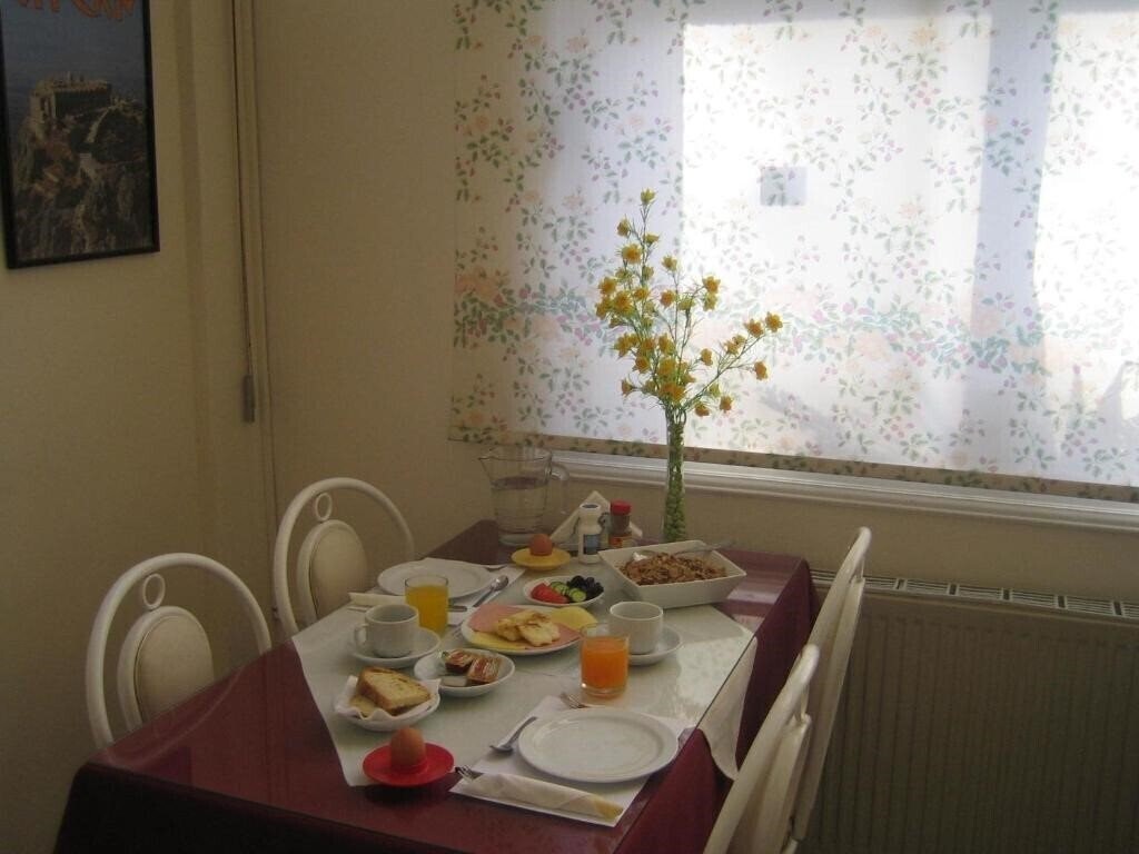 Фото Onisillos Hotel Larnaca 2*