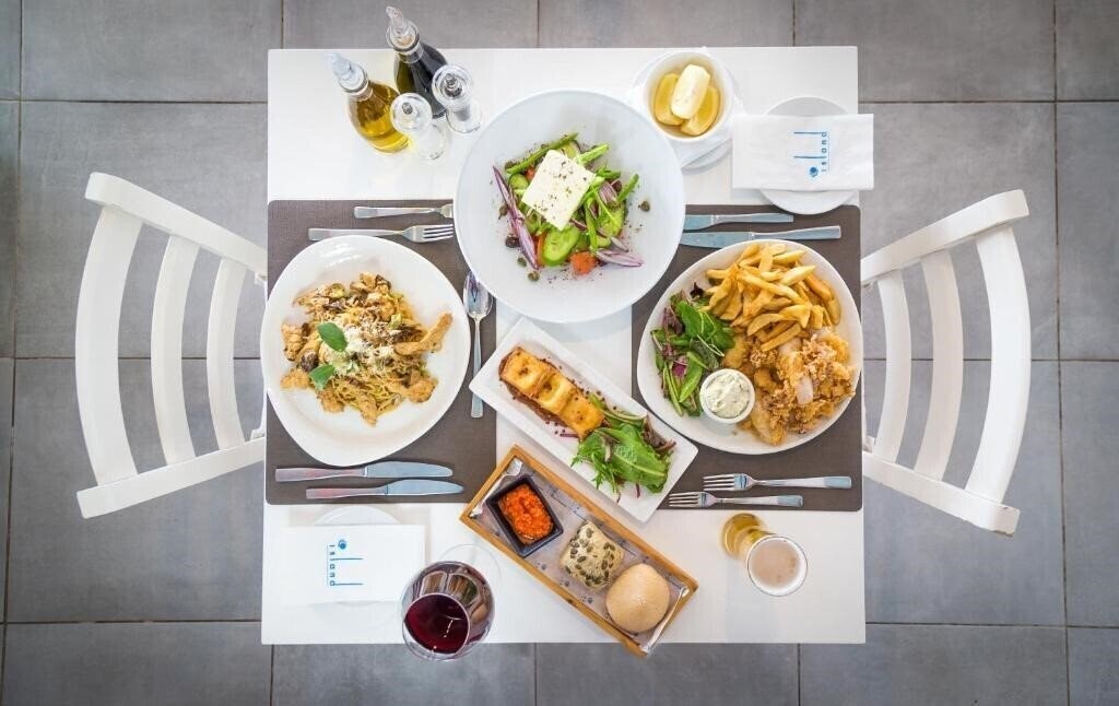 Панорама Island Boutique Hotel 4*