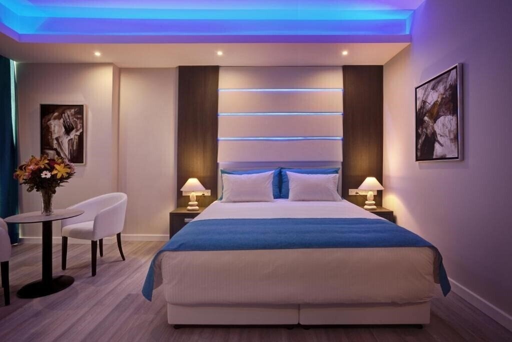 Панорама Josephine Boutique Hotel 3*