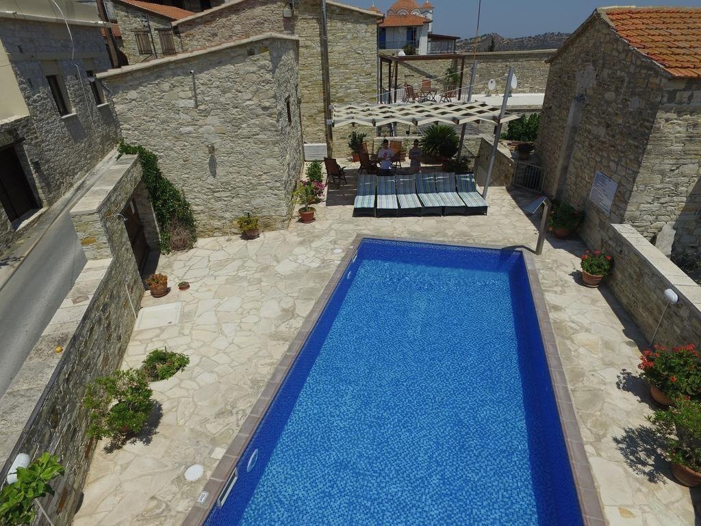 Апартаменти Traditional Village Houses Skarinou 3*