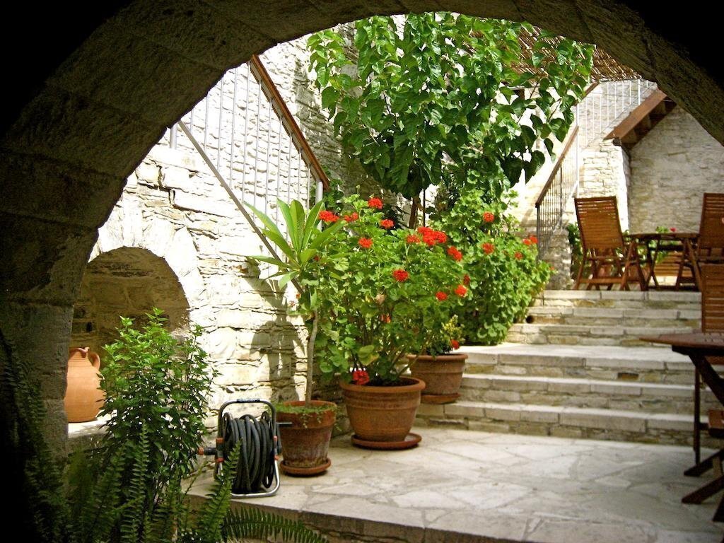 Панорама Traditional Village Houses Skarinou 3*
