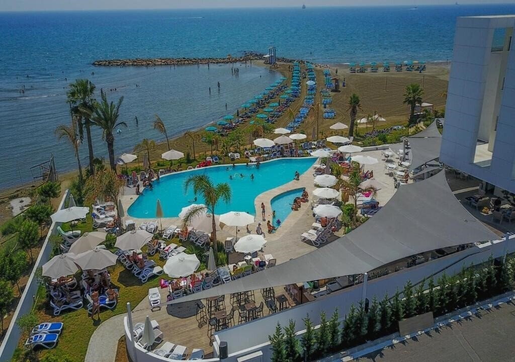 Готель Lebay Beach Hotel 3*