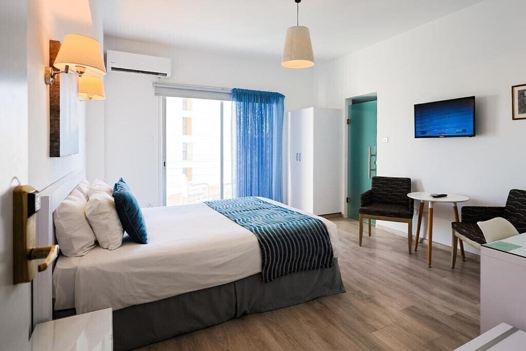 Панорама Mikes Kanarium City Hotel 3*