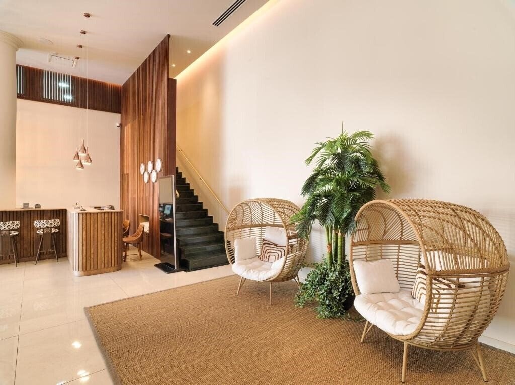 Вид Leonardo Boutique Larnaca отель без категории