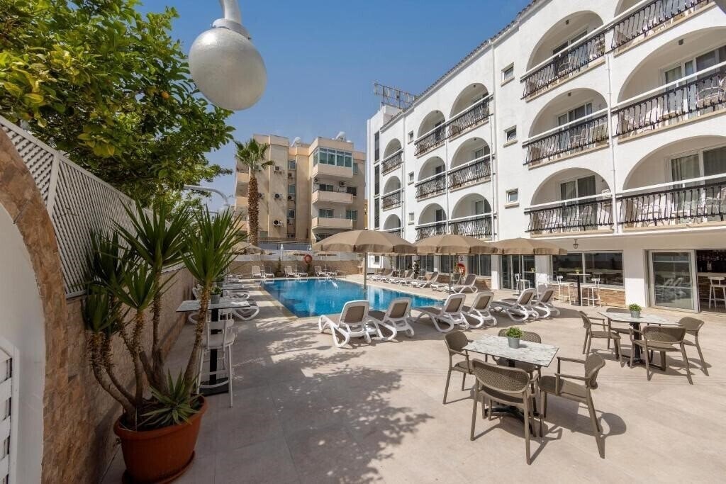 Отель Cactus Hotel 2*