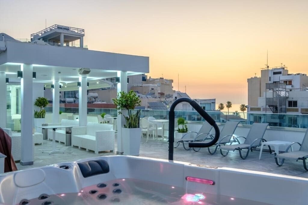 Фотографія Art & Wine Studios & Apts 3*