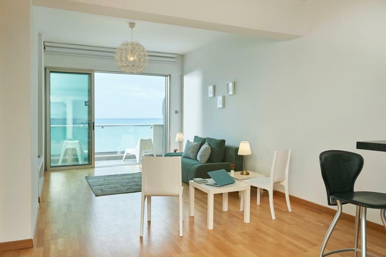 Територія Finikoudes Luxury Apartments 3*