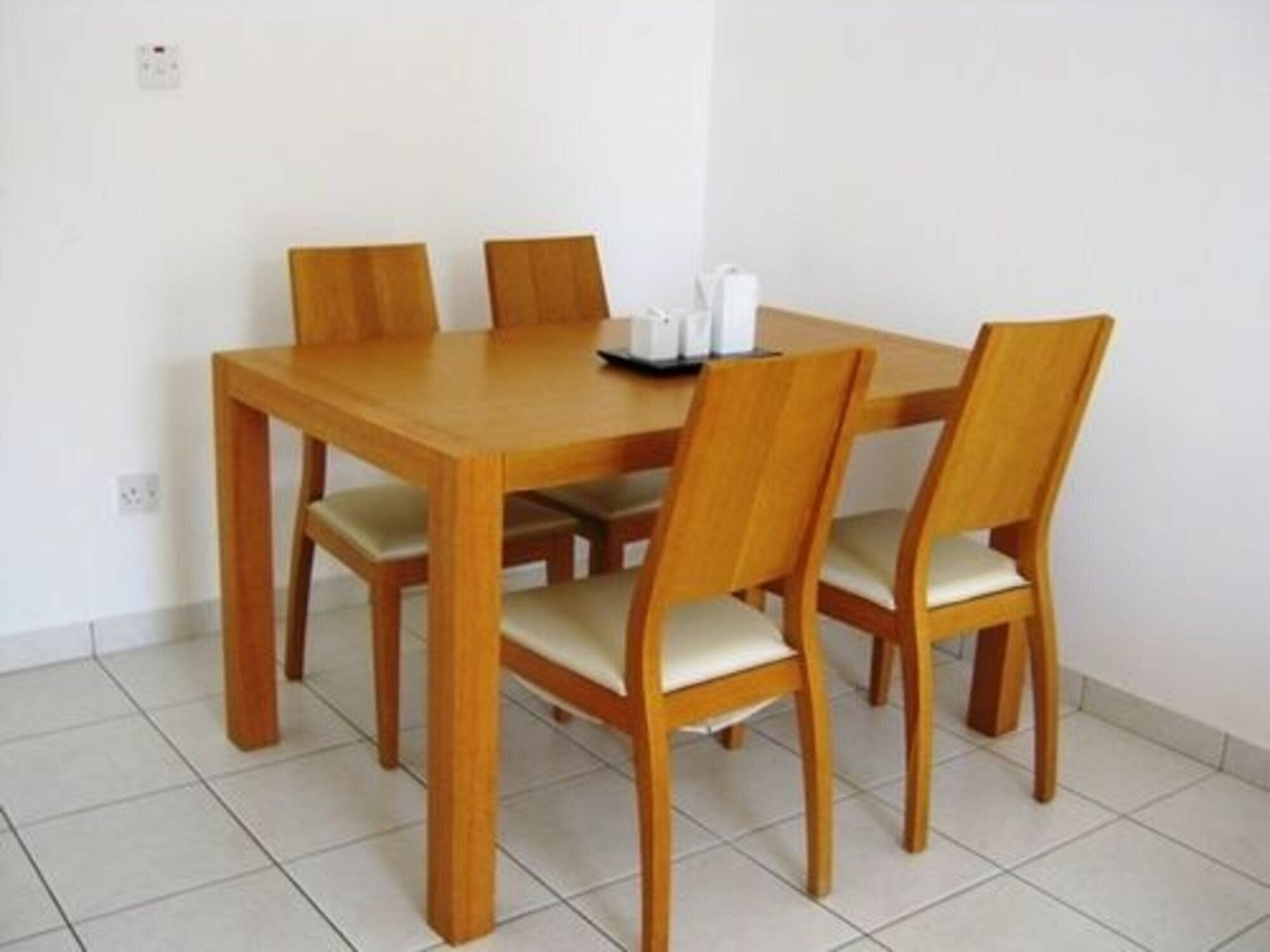 Вид Francis Apartments 3*