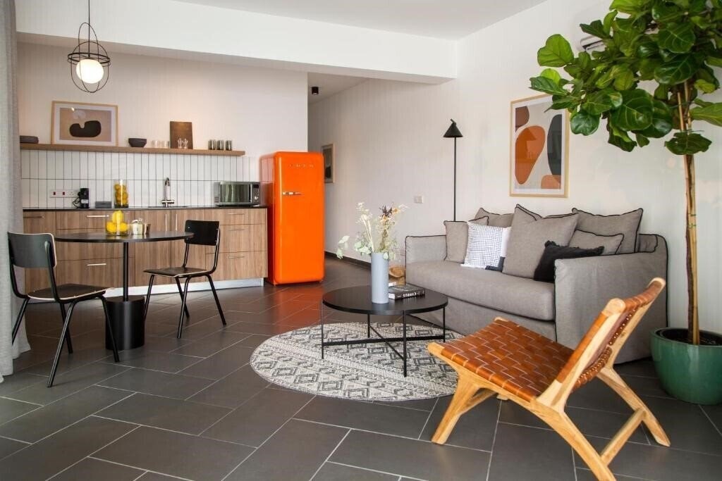 Готель Liv Urban 4*