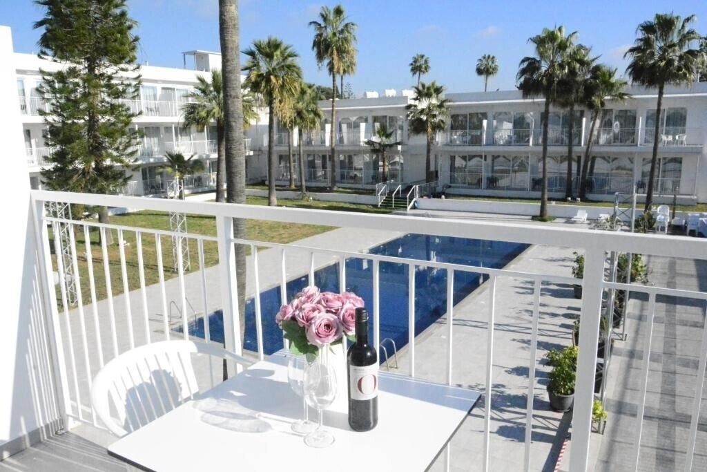 Вид Lysithea Apts 3*