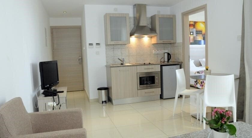 Вид Frixos Hotel & Apts Cat 4*