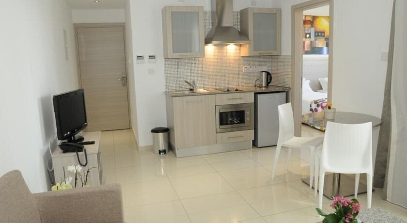 Апартаменти Frixos Hotel & Apts Cat 4*