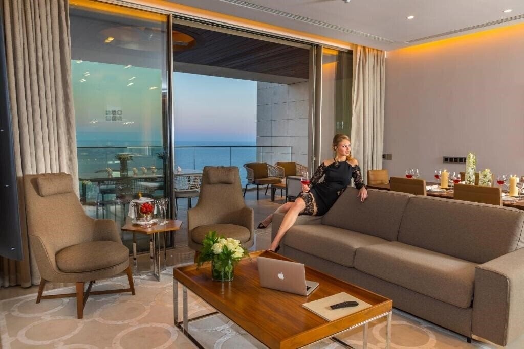 Апартаменты Four Seasons Hotel 5*