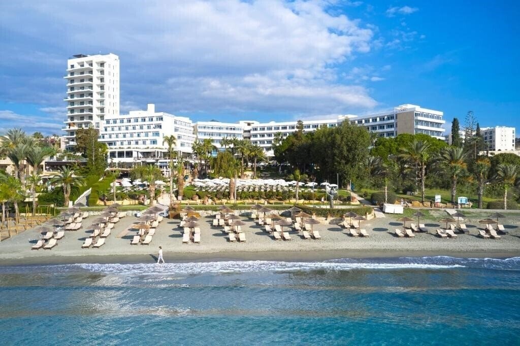 Картинка Mediterranean Beach Hotel 4*