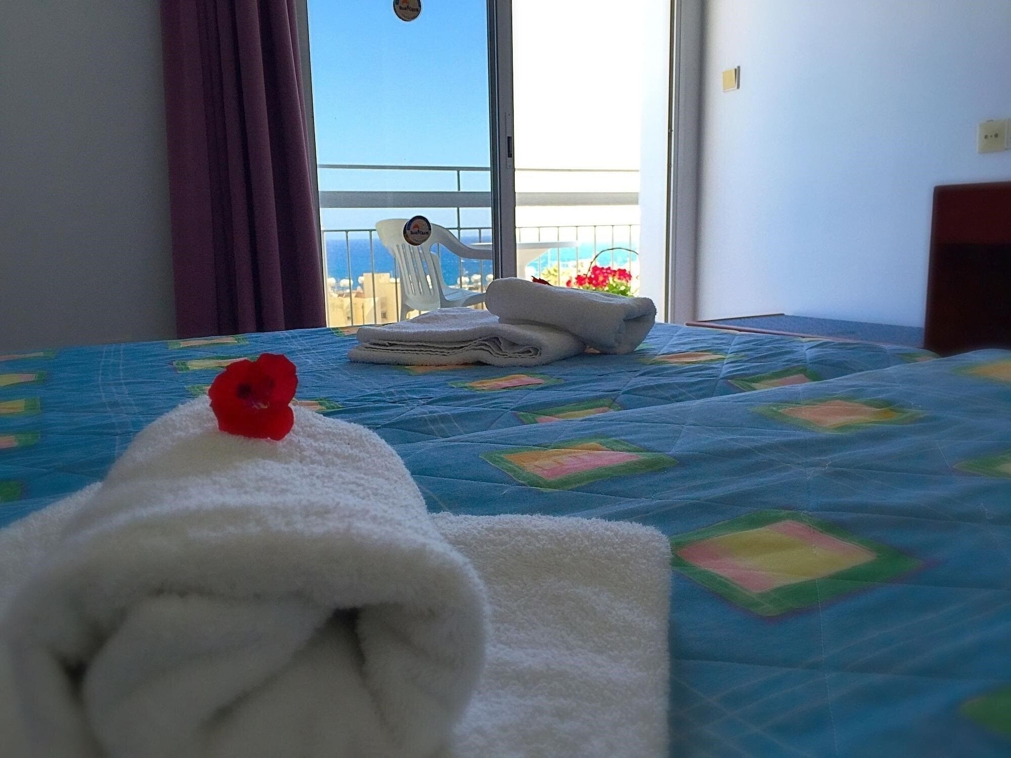 Апартаменти Blue Crane Apt 3*