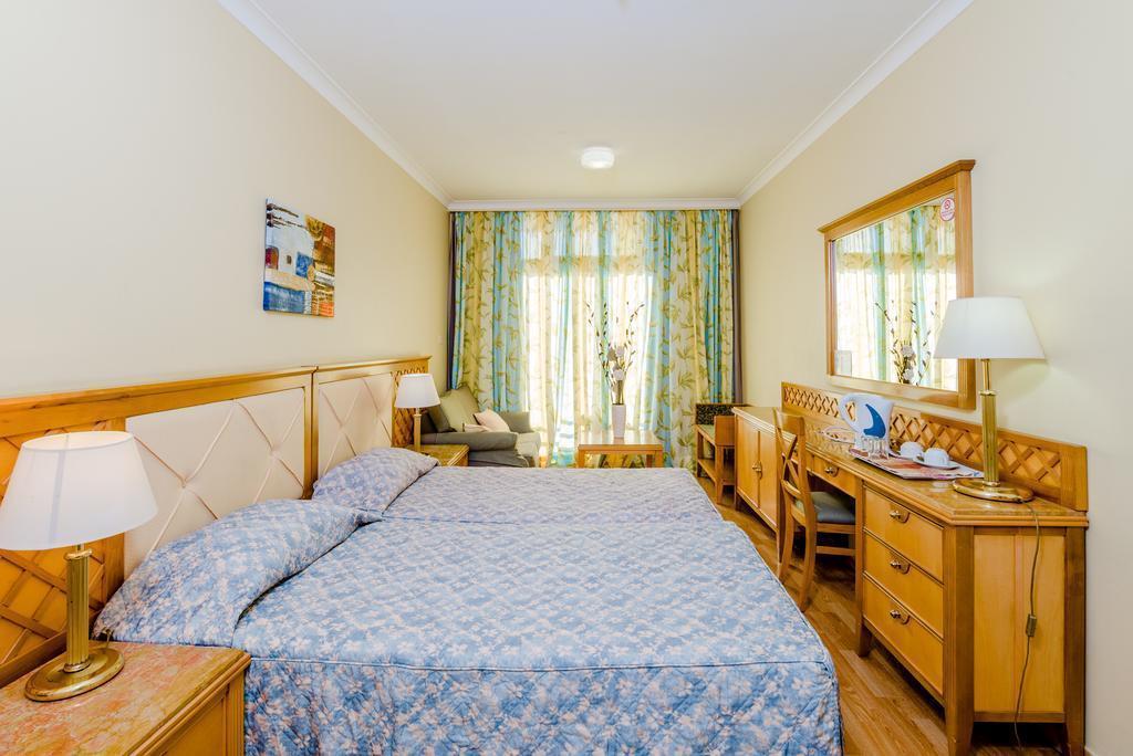 Вид Estella Hotel Apartments 2*