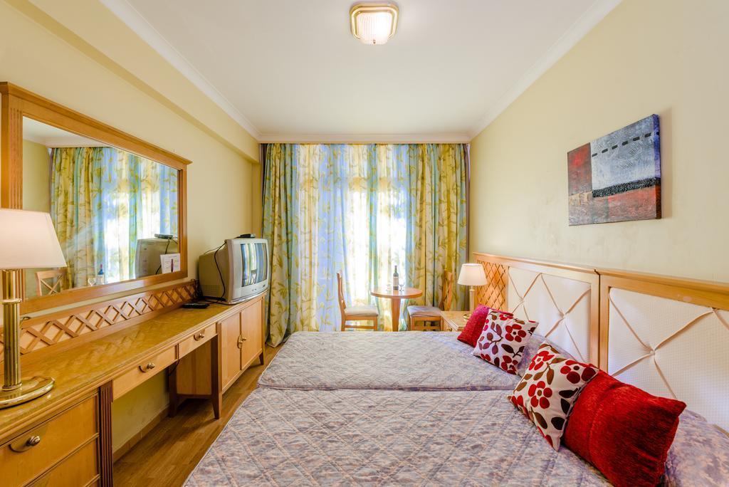 Территория Estella Hotel Apartments 2*