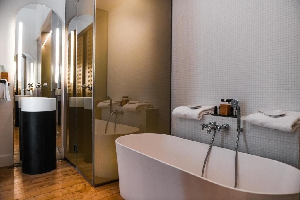 Апартаменти Sir Paul Boutique Hotel 3*