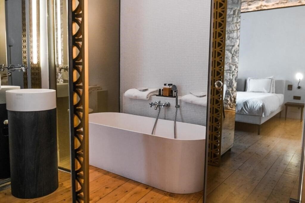 Панорама Sir Paul Boutique Hotel 3*