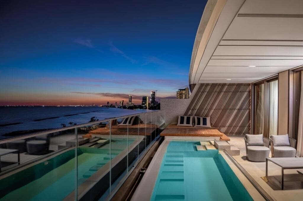 Готель Amathus Residences 5*