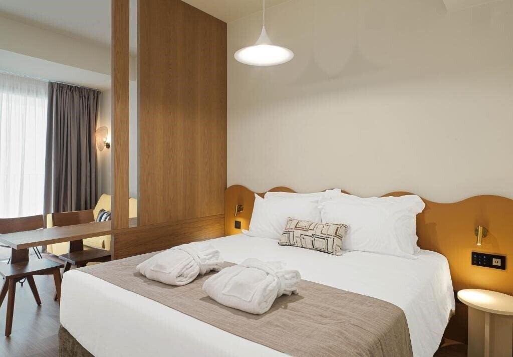 Картинка Alinea Market Agora Square 5*