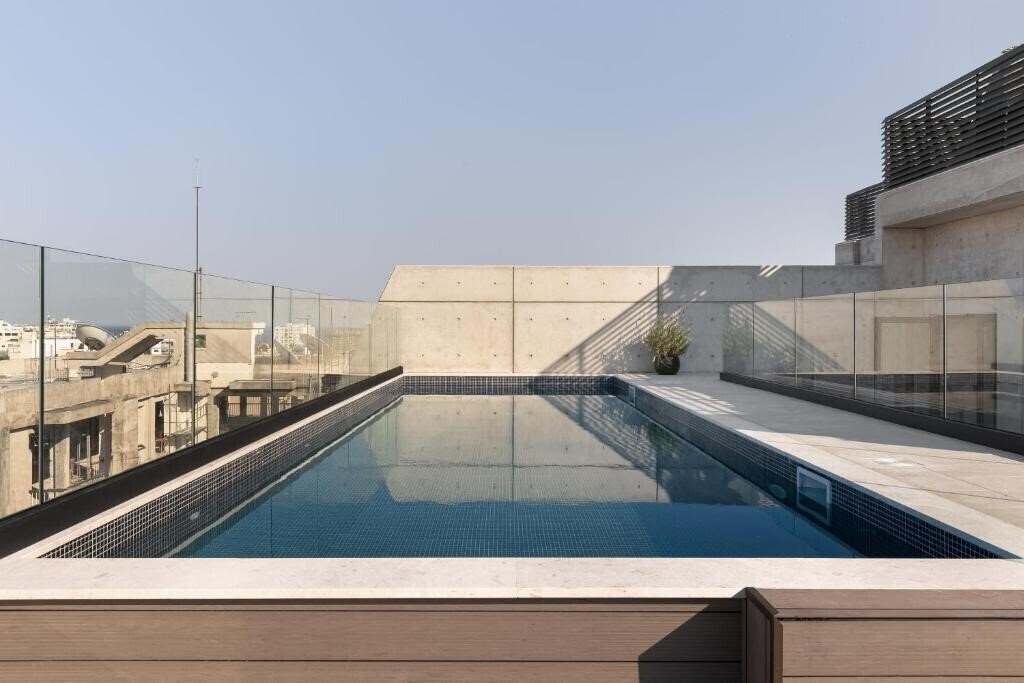 Готель White City Limassol Aparthotel 4*