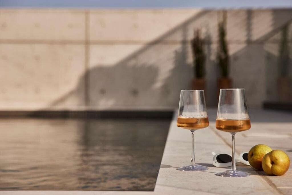 Вид White City Limassol Aparthotel 4*