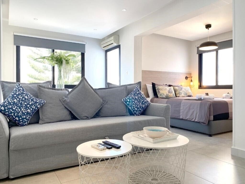 Панорама Metro Court Apartments 4*