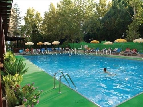 Готель Kanika Pantheon 3*