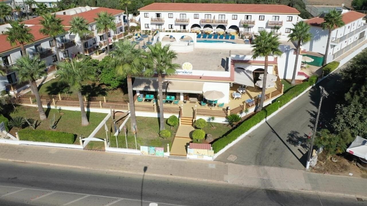 Панорама Cosmelenia Hotel Apartments 3*